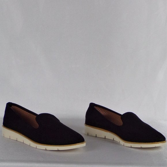 QUPID size 7 black flat-heel sneakers cushioned insoles perforated fabric uppers - Picture 5 of 15